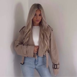 ZARA / NWT short trench coat